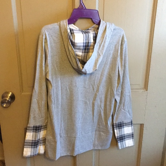 Final price!!! Gray shirt - Picture 2 of 2